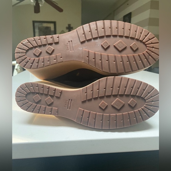 Toms Dark Green Wedge Boots with Tan Sole - Picture 12 of 12